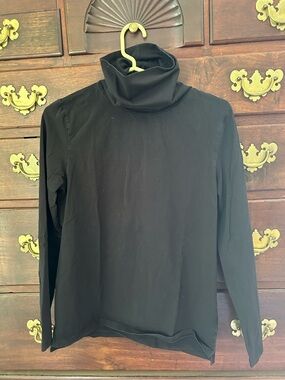 Tradlands Classic Black Turtleneck Long Sleeve Top
